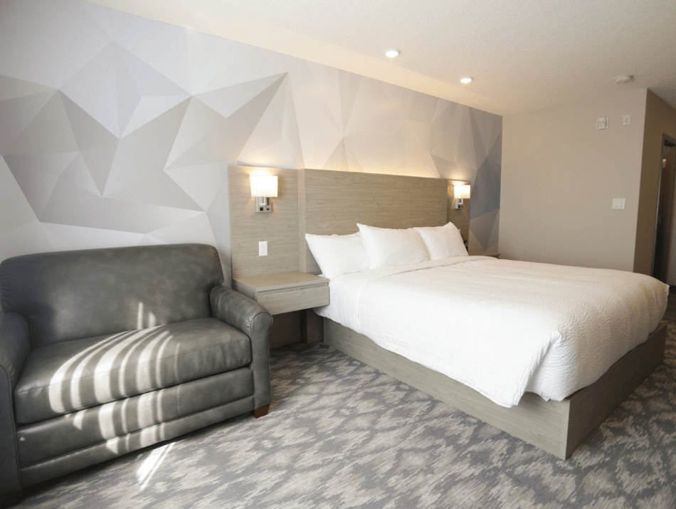 Days Inn Calgary North Balzac - 1 King Bed Business Room