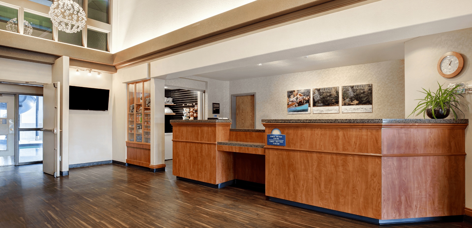 Days Inn Medicine Hat - Front Desk