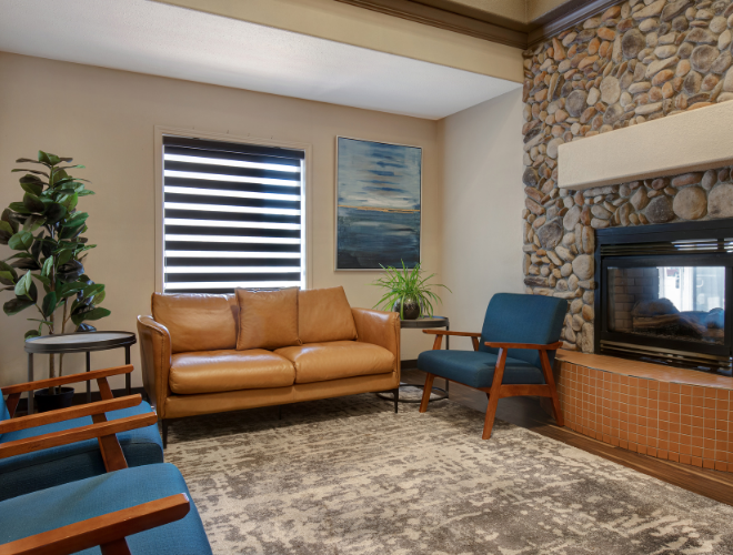 Days Inn Medicine Hat - Lobby seating