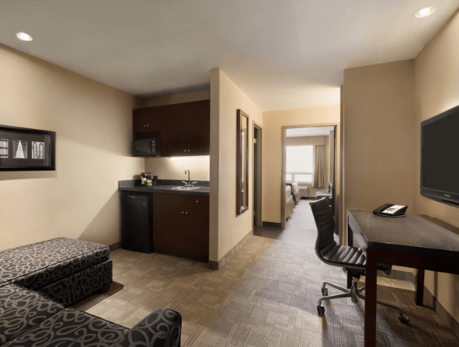 Days Inn Regina Airport West - Kitchenette Room