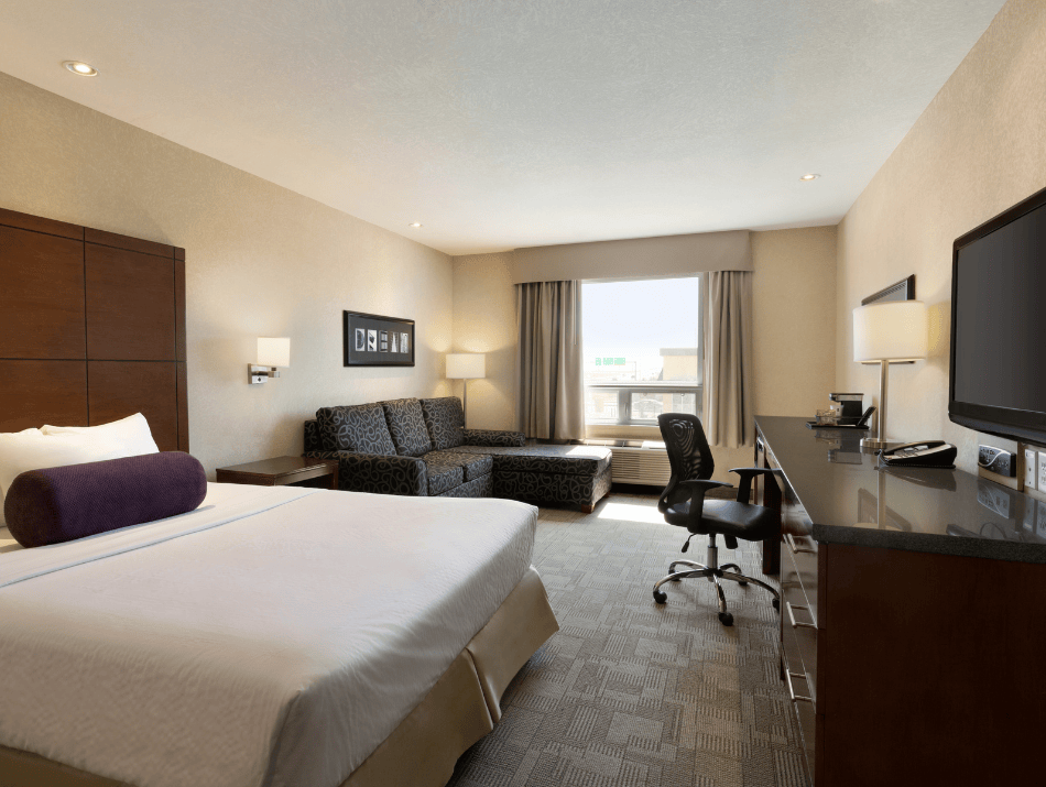 Days Inn Regina Airport West - 1 Queen Bed Accessible Room