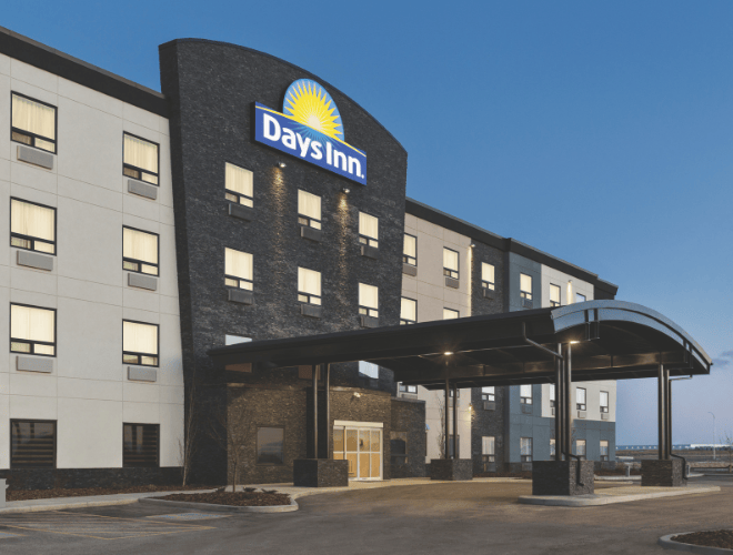 Days Inn Calgary North Balzac Exterior